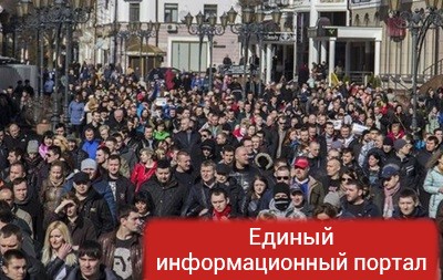 В Беларуси тысячи протестует против налога на тунеядство