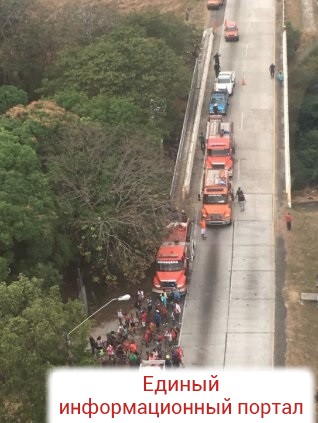 В Панаме автобус упал с моста, десятки погибших