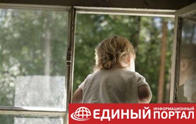 Четырехмесячный ребенок умер от отравления водкой в Иркутской области