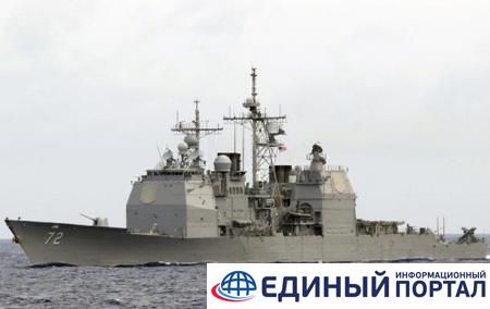 Иранский корабль заставил эсминец США изменить курс