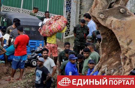 На Шри-Ланке под горой мусора погибли 16 человек