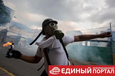 Протесты в Венесуэле: пострадали около 60 человек