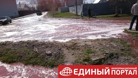 В РФ потекли реки сока из-за рухнувшего склада