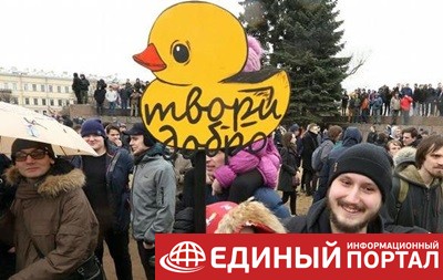 В Санкт-Петербурге и Сочи задержали десятки оппозиционеров