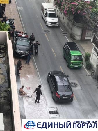 Мужчина поджог сам себя у посольства в Таиланде