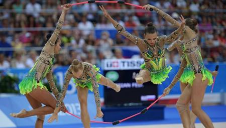 Российские гимнастки выиграли золото чемпионата Европы в групповых упражнениях
