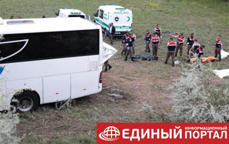 В Турции перевернулся автобус: восемь погибших