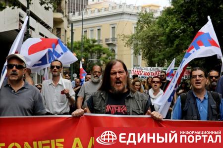 Забастовка в Греции: остановились поезда, автобусы и паромы