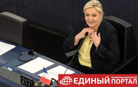 Европарламент лишил Ле Пен депутатского иммунитета