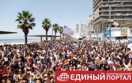 На гей-парад в Тель-Авиве вышли сотни тысяч людей