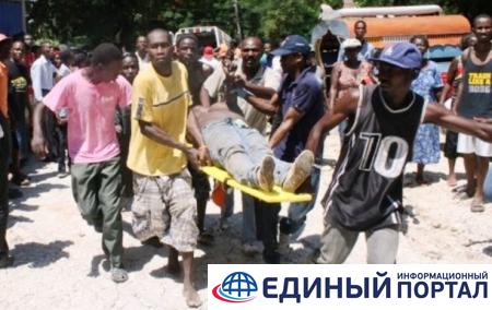 На юге Гаити грузовик въехал в толпу