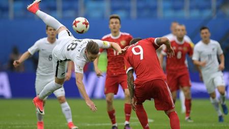 Россия после первого тайма обыгрывает Новую Зеландию в матче открытия Кубка конфедераций