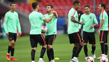 Сборная Португалии накануне матча с россиянами тренируется в полном составе