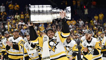 Сезон НХЛ: Малкин выиграл третий Кубок Стэнли, Овечкин продолжает надеяться