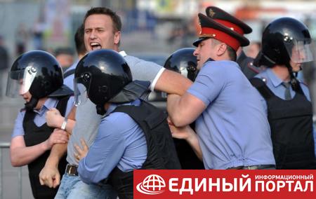В Москве задержали Навального, митинг не отменили