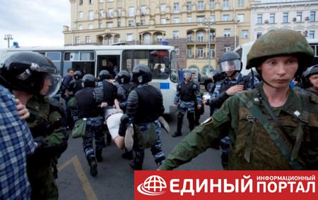 В РФ задержали более тысячи участников протеста