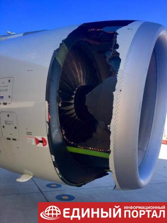 В Сиднее сел самолет из-за дыры в двигателе
