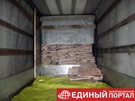 Россиянин попался на перевозке полутора тонн сала