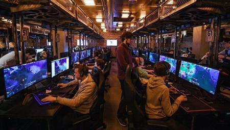 До 150 тысяч рублей за игры на компьютере: чем на самом деле занимаются тестировщики видеоигр