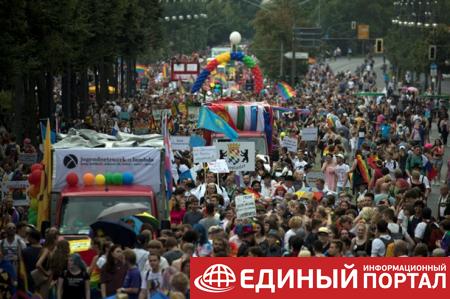 На гей-парад в Берлине вышли сотни тысяч человек