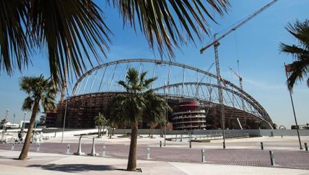 Призывы о переносе ЧМ-2022 в Катаре носят политический характер, заявил Мутко