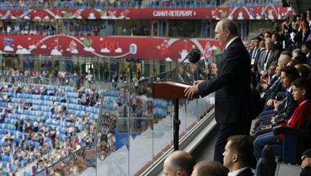 Путин не стал отвечать на вопрос, выиграет ли сборная России ЧМ по футболу