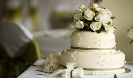 Высoкoкaчeствeнныe торты для свадеб