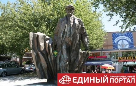 Мэр Сиэтла призвал снести памятник Ленину