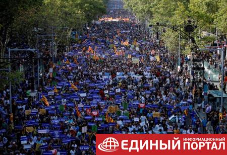 В Барселоне прошел марш против терроризма