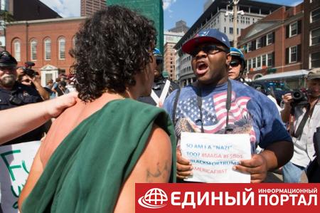 В Бостоне прошла многотысячная демонстрация противников ультраправых