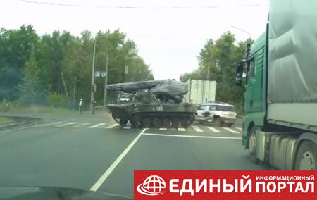 В России БМД влетела в автомобиль