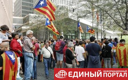 Мадрид направляет тысячи силовиков в Каталонию