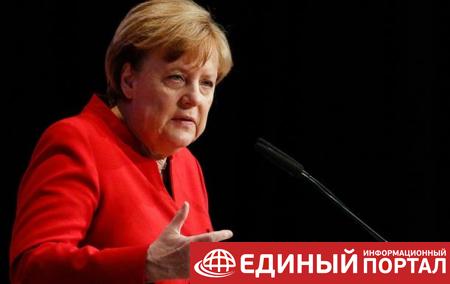 Меркель грозит ужесточить отношения с Турцией