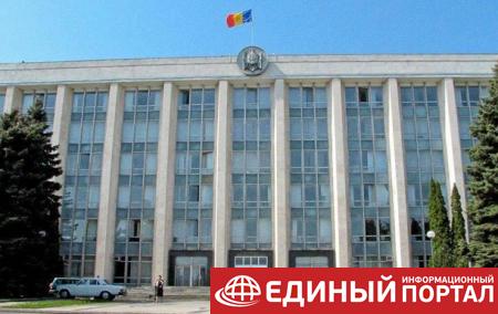 Правительство Молдовы хочет направить военных на учения в Украине