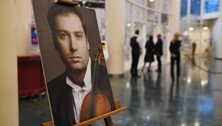 Скрипача Дмитрия Когана похоронили на Троекуровском кладбище в Москве