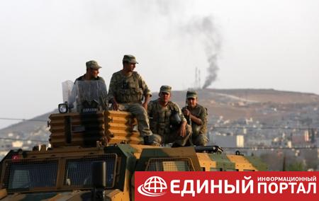Турция выдвинула еще 80 танков к границе с Сирией