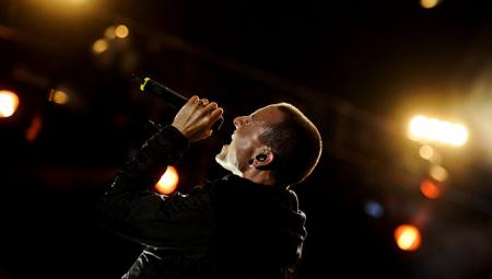 Вдова вокалиста Linkin Park выложила видео, снятое за сутки до его смерти - РИА Новости, 17.09.2017
