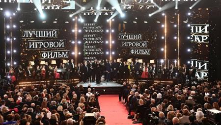 "Сaлют-7" получил премию "Золотой орел" как лучший фильм года