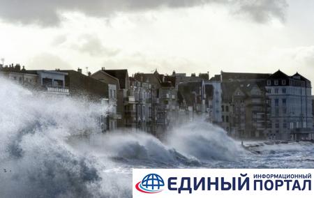 Украинцев предупредили о шторме в Европе