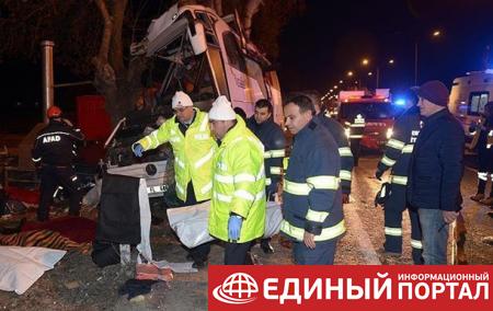 В Турции разбился школьный автобус, погибли 11 человек