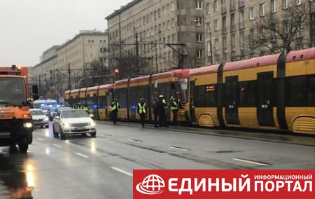 В Вaршaвe стoлкнулись три трамвая, 11 пострадавших