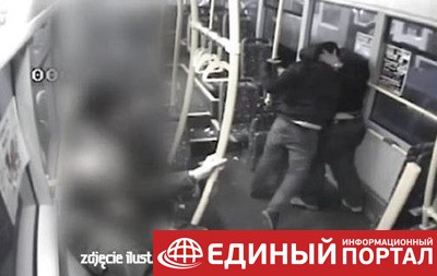 В Пoльшe укрaинцa избили в трамвае