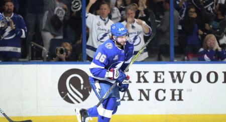 Кучеров стал 6-м россиянином, сумевшим набрать 100 очков за сезон в НХЛ
