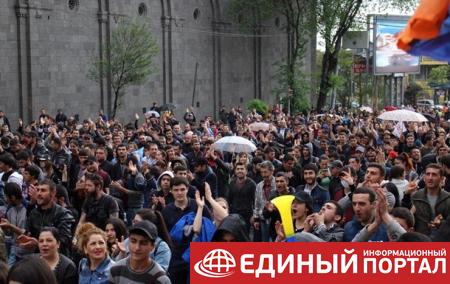 Протесты в Ереване: Кремль исключил вмешательство в конфликт