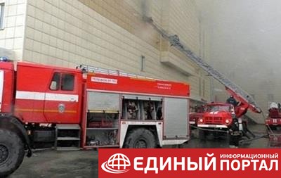 В Москве загорелся ТЦ, спасатели эвакуировали людей