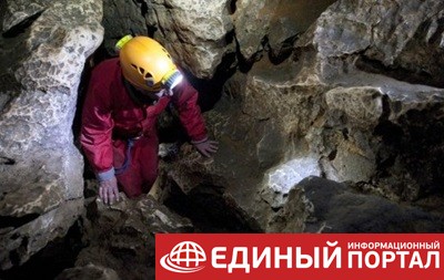 Во французской пещере застряли восемь спелеологов