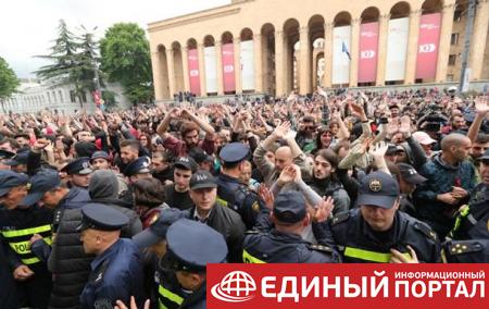 Глава МВД Грузии извинился перед протестующими