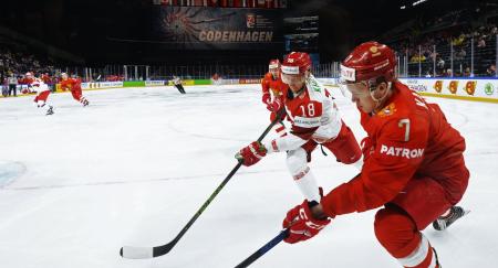 Хоккеисты сборной России выиграли третий матч ЧМ подряд, разгромив белорусов