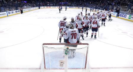 Овечкин и Кузнецов помогли "Вашингтону" обыграть "Тампу" в плей-офф НХЛ