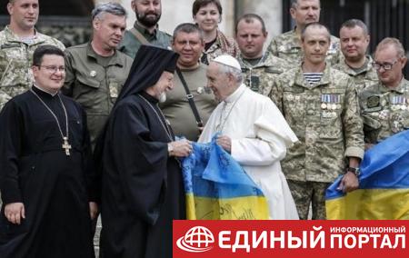 Папа Римский молится за мир для "дорогой украинской земли"